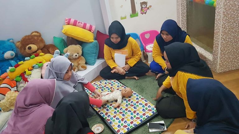 milenial mom and baby spa1